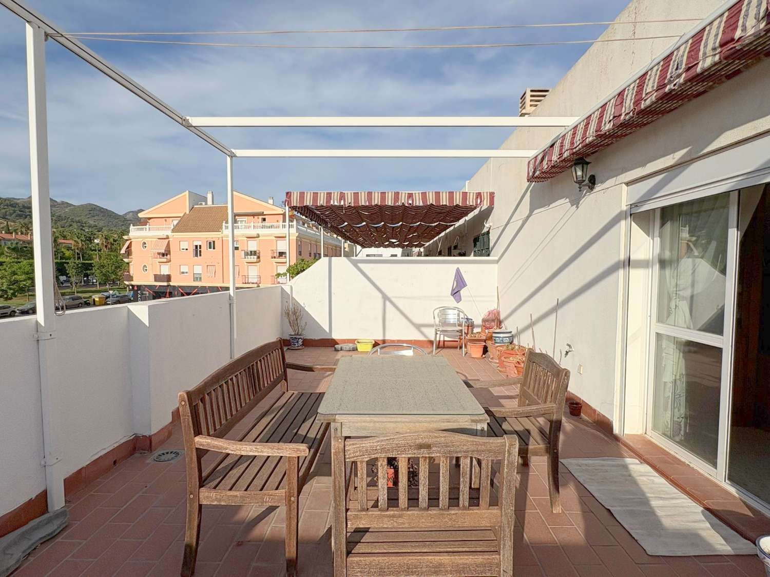 Ático de 3 dormitorios con gran terraza