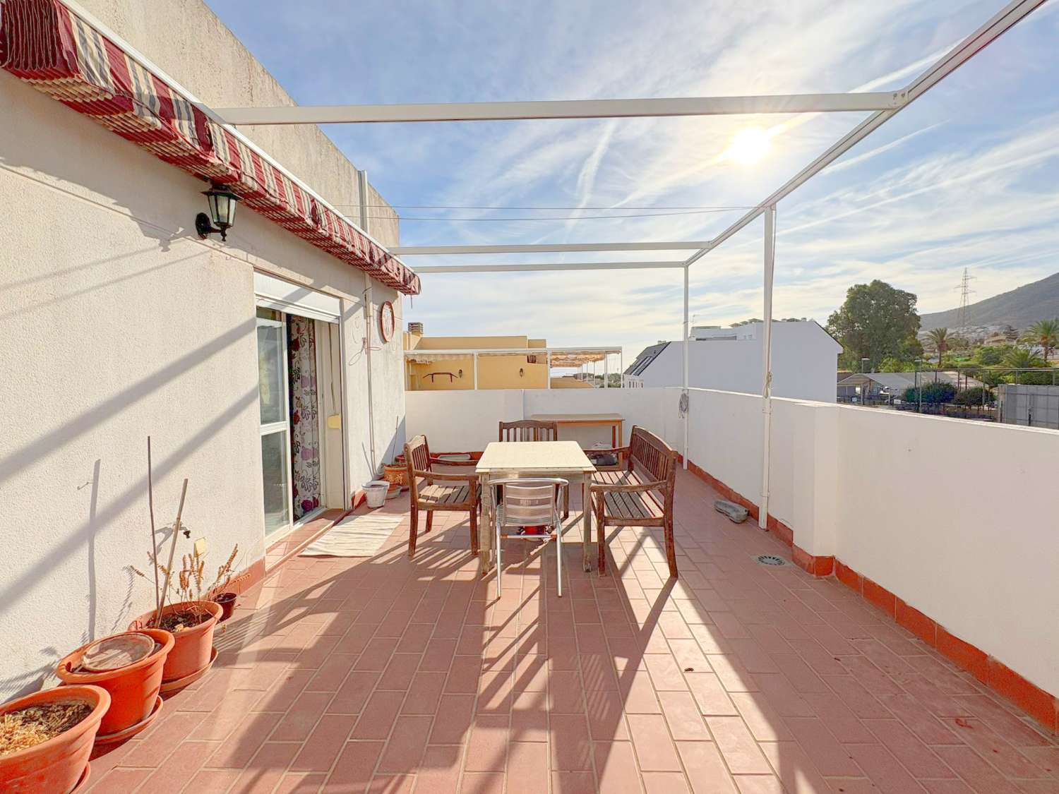 Ático de 3 dormitorios con gran terraza