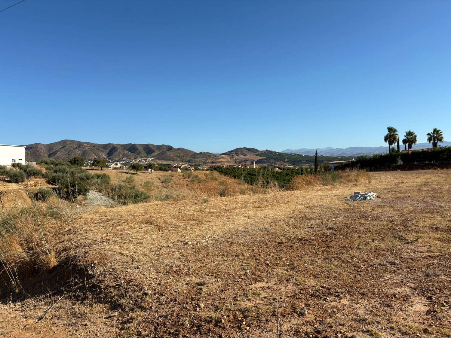 Parcela rústica de 5.350m2 junto al complejo Sol Andalusi