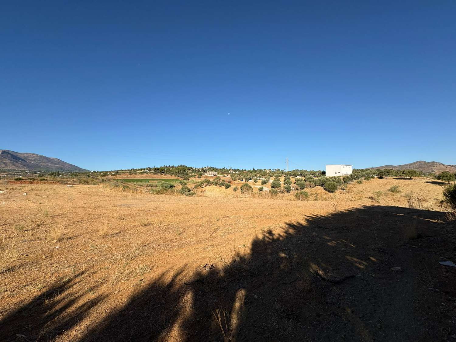 Parcela rústica de 5.350m2 junto al complejo Sol Andalusi