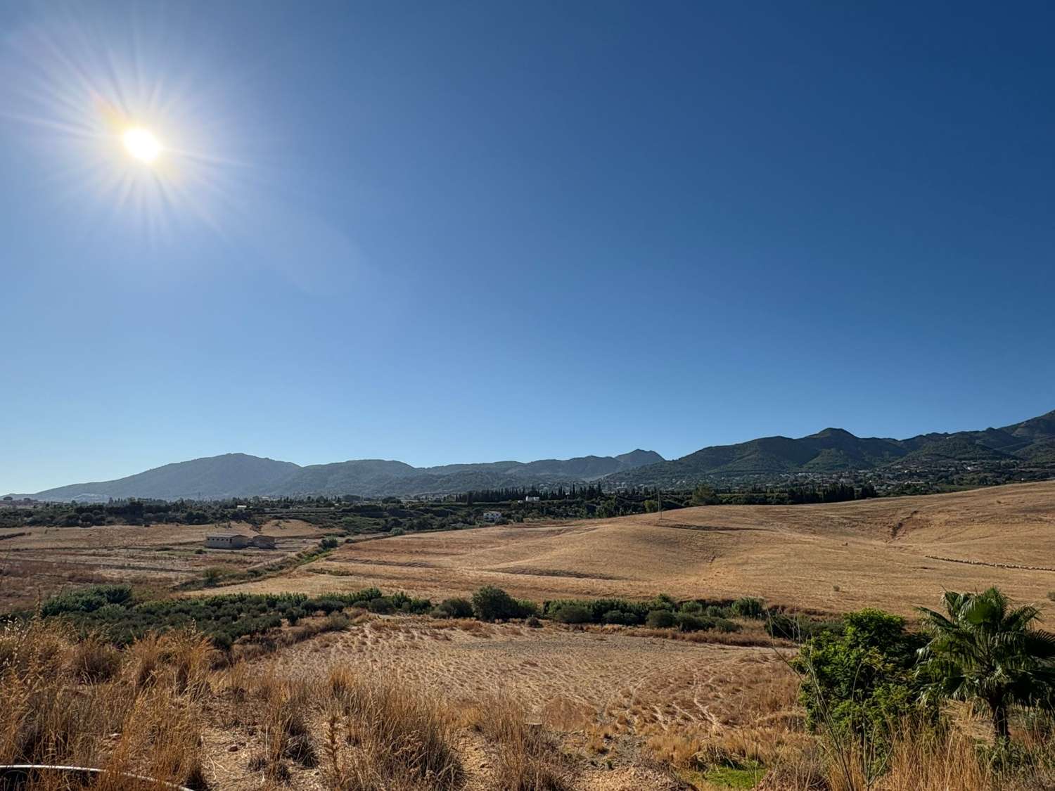 Parcela rústica de 5.350m2 junto al complejo Sol Andalusi