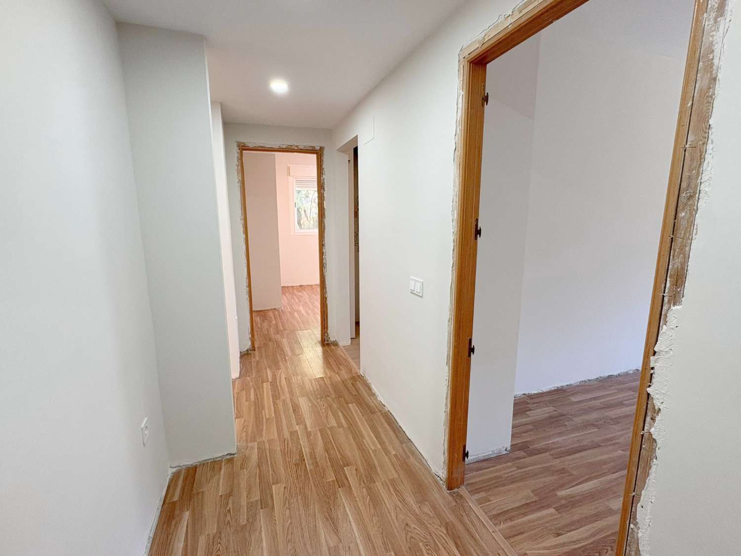 Fantástico piso de 3 dormitorios con terraza y piscina en zona El Pinillo