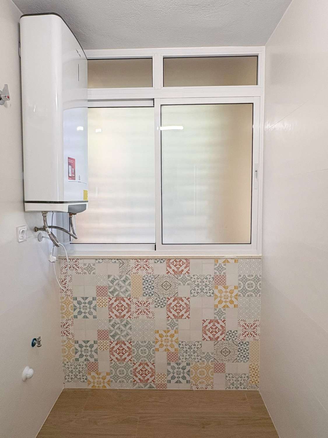 Fantástico piso de 3 dormitorios con terraza y piscina en zona El Pinillo