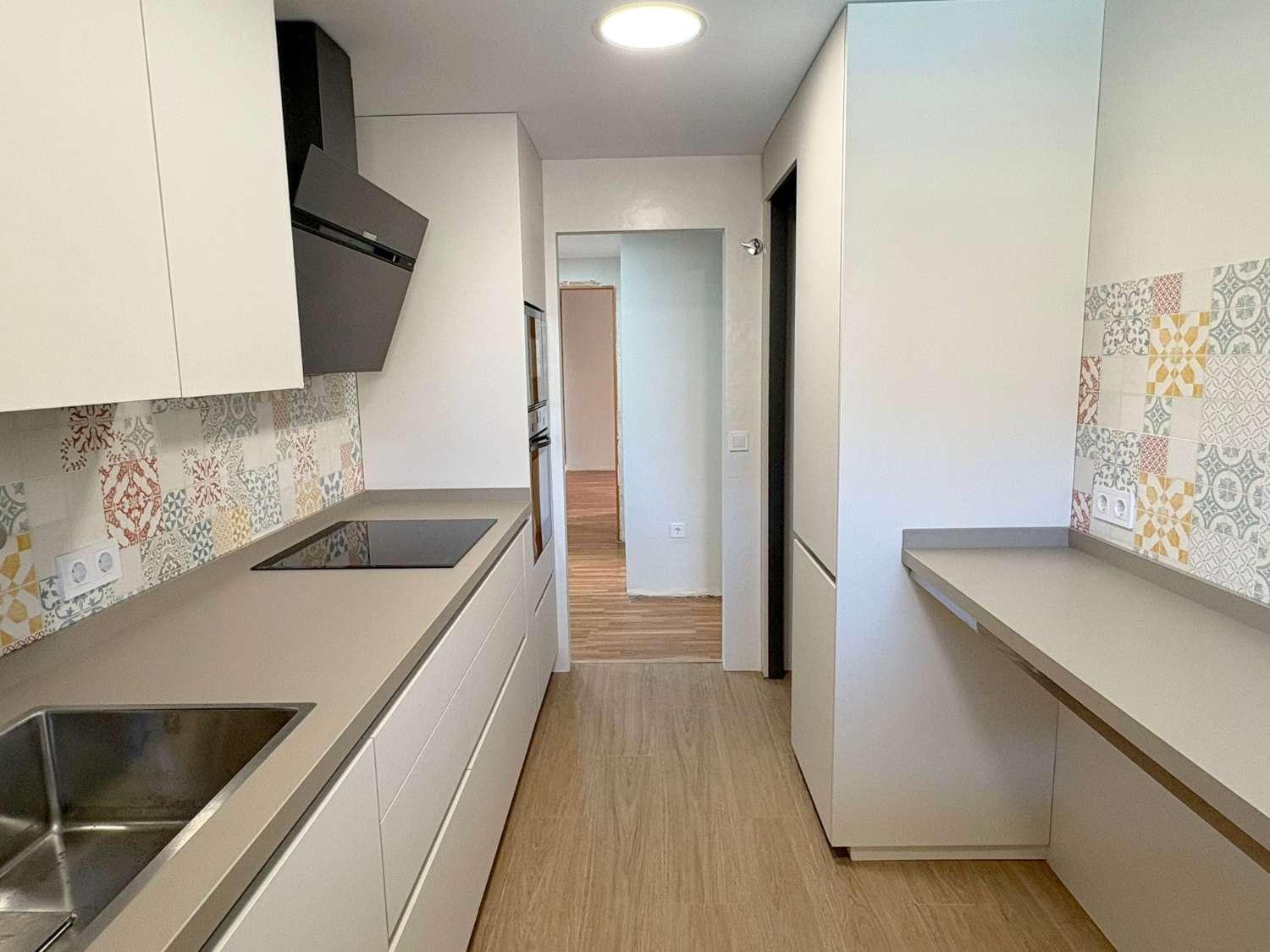 Fantástico piso de 3 dormitorios con terraza y piscina en zona El Pinillo