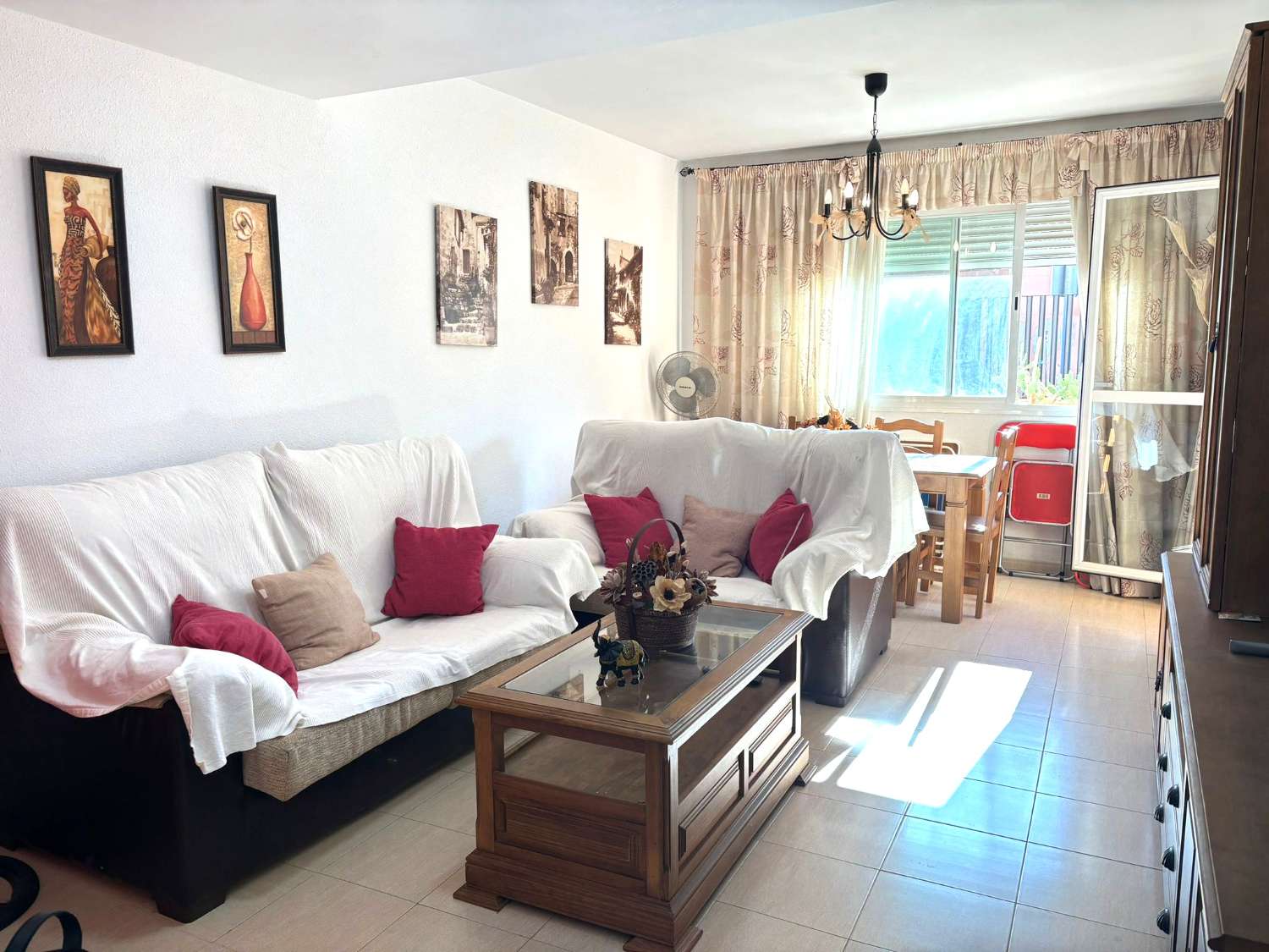 Three-bedroom apartment in the Puerta Capellanía residential complex.