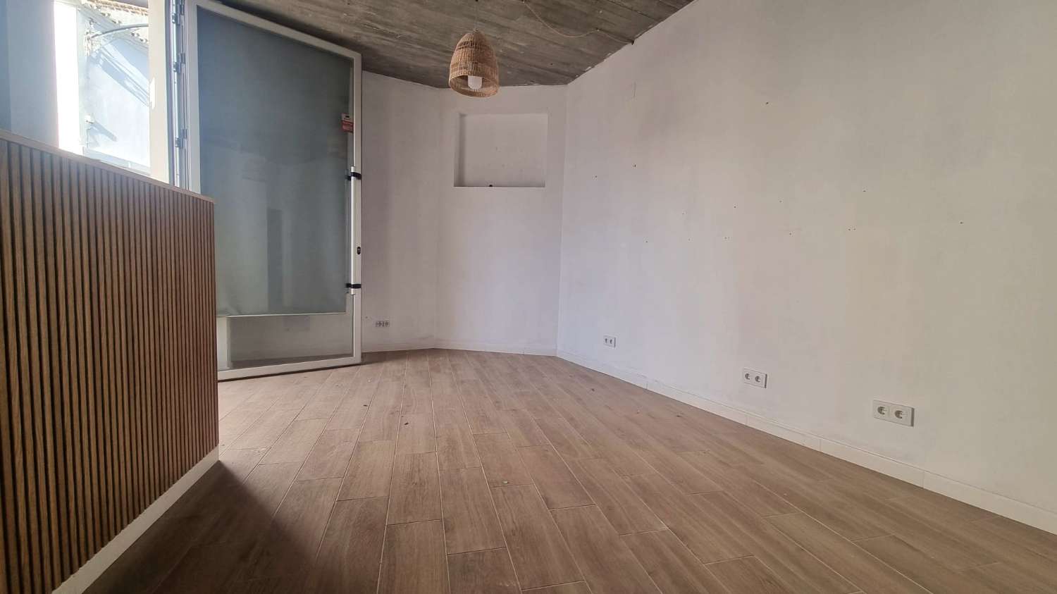 Local comercial en esquina con máxima visibilidad