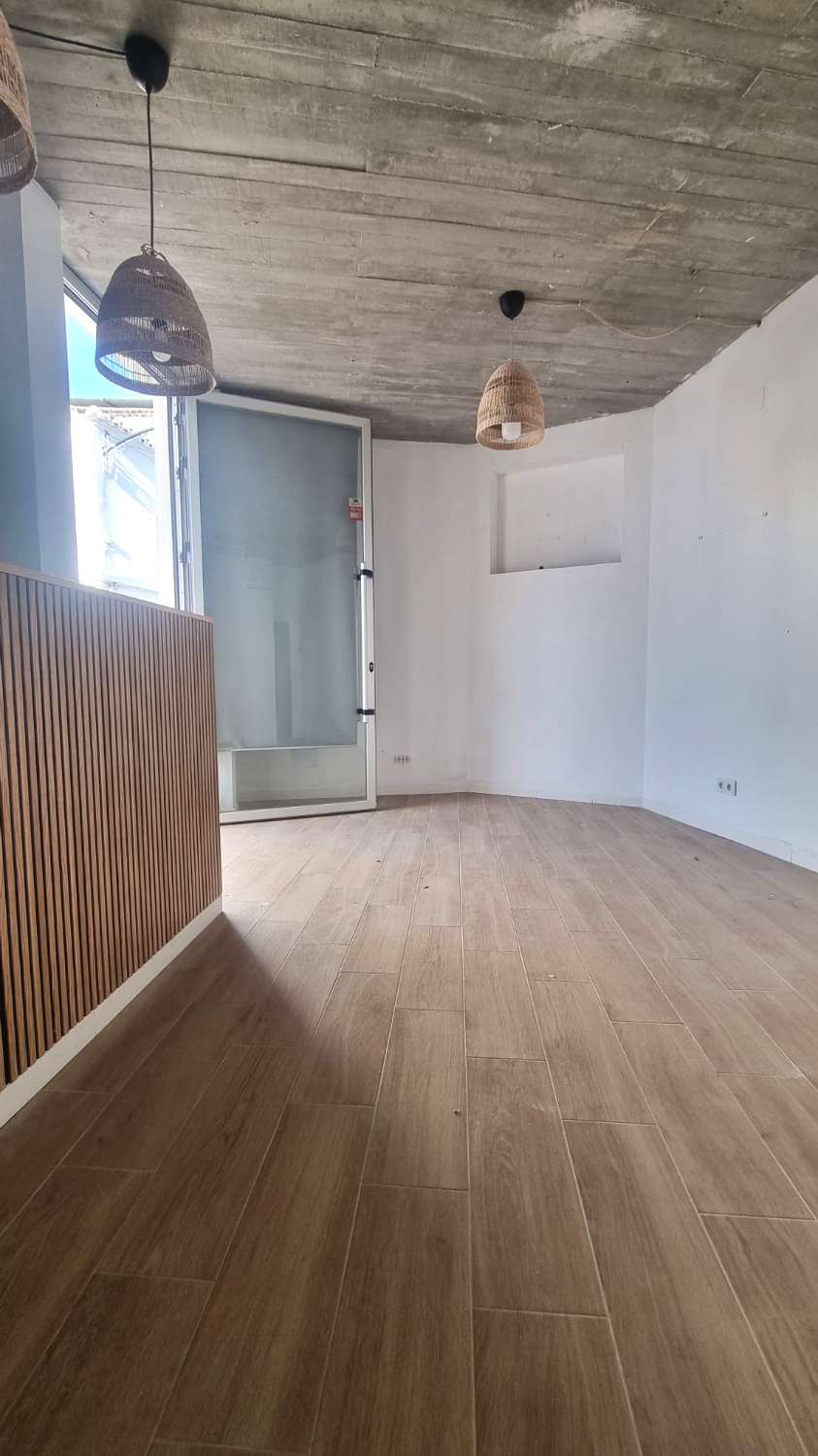 Local comercial en esquina con máxima visibilidad