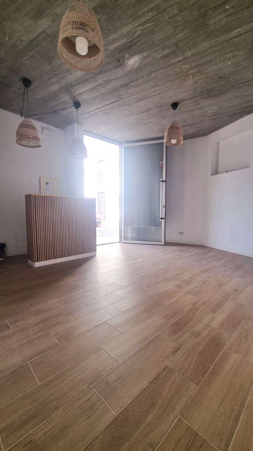 Local comercial en esquina con máxima visibilidad