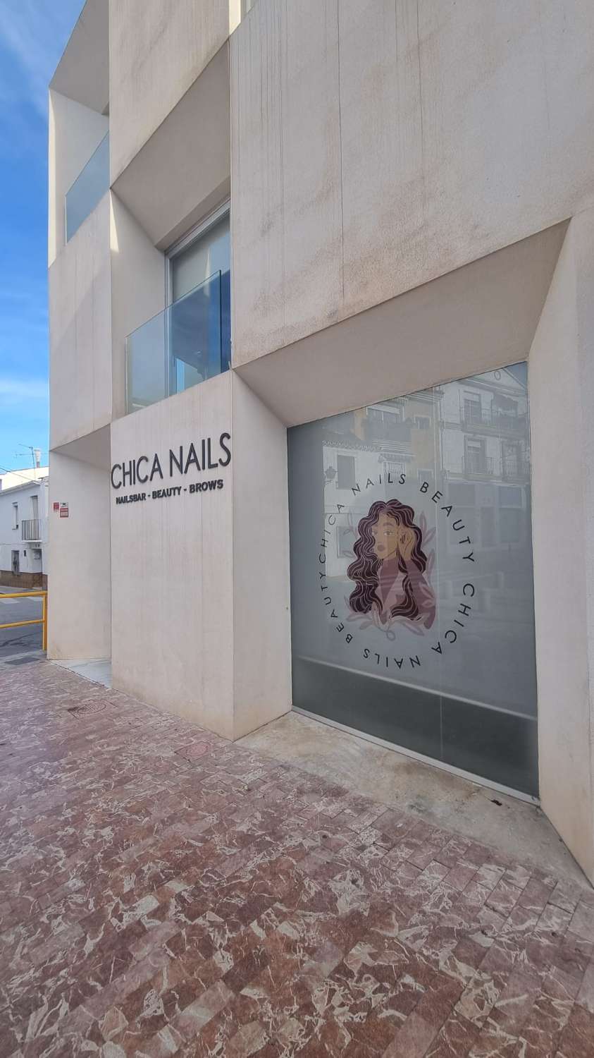 Local comercial en esquina con máxima visibilidad