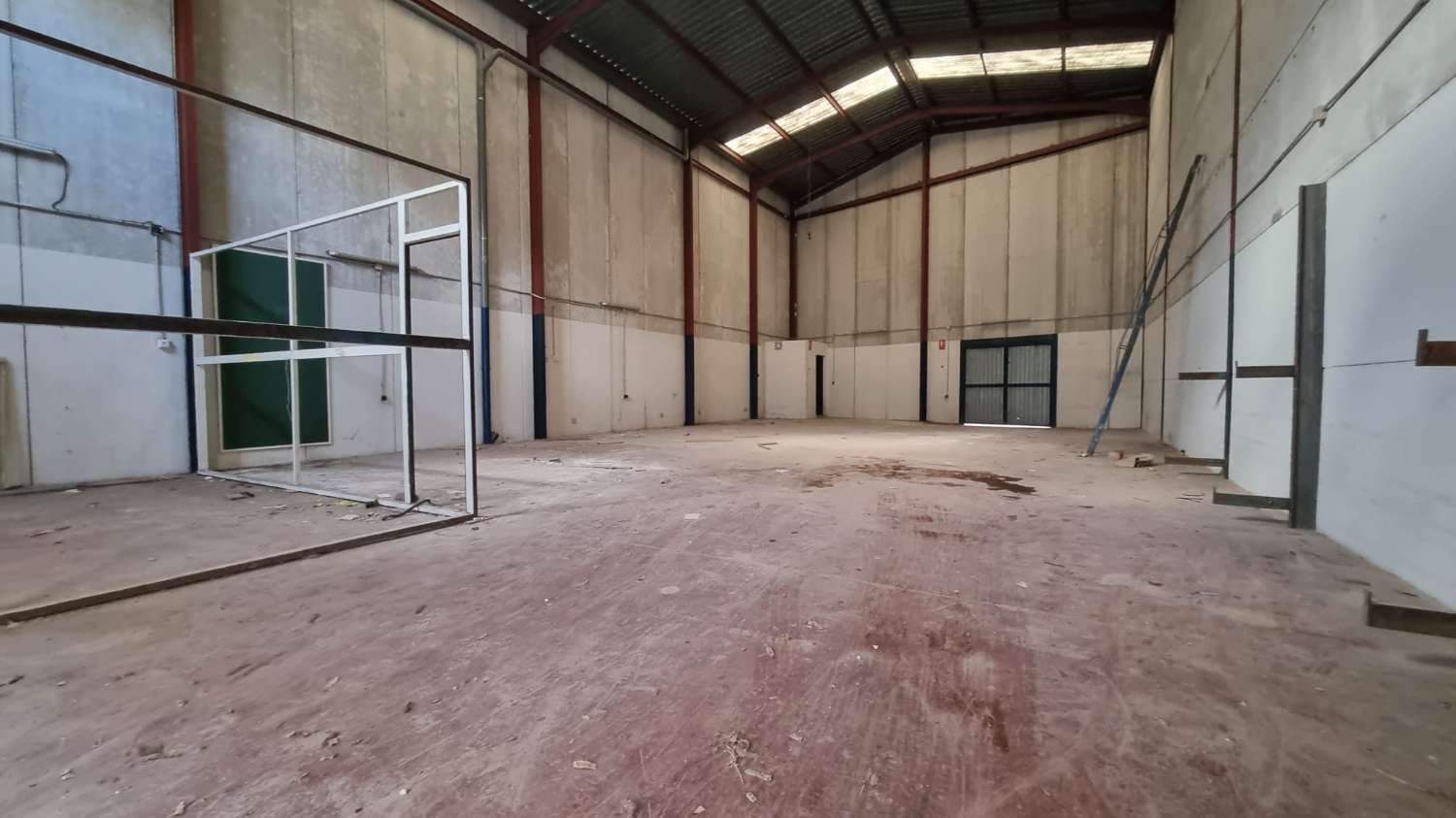 Nave industrial en venta en ubicación estratégica – Polígono de las Américas