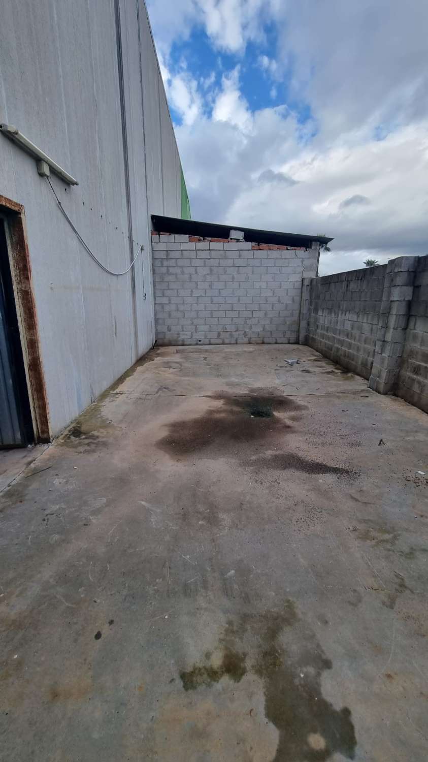 Nave industrial en venta en ubicación estratégica – Polígono de las Américas