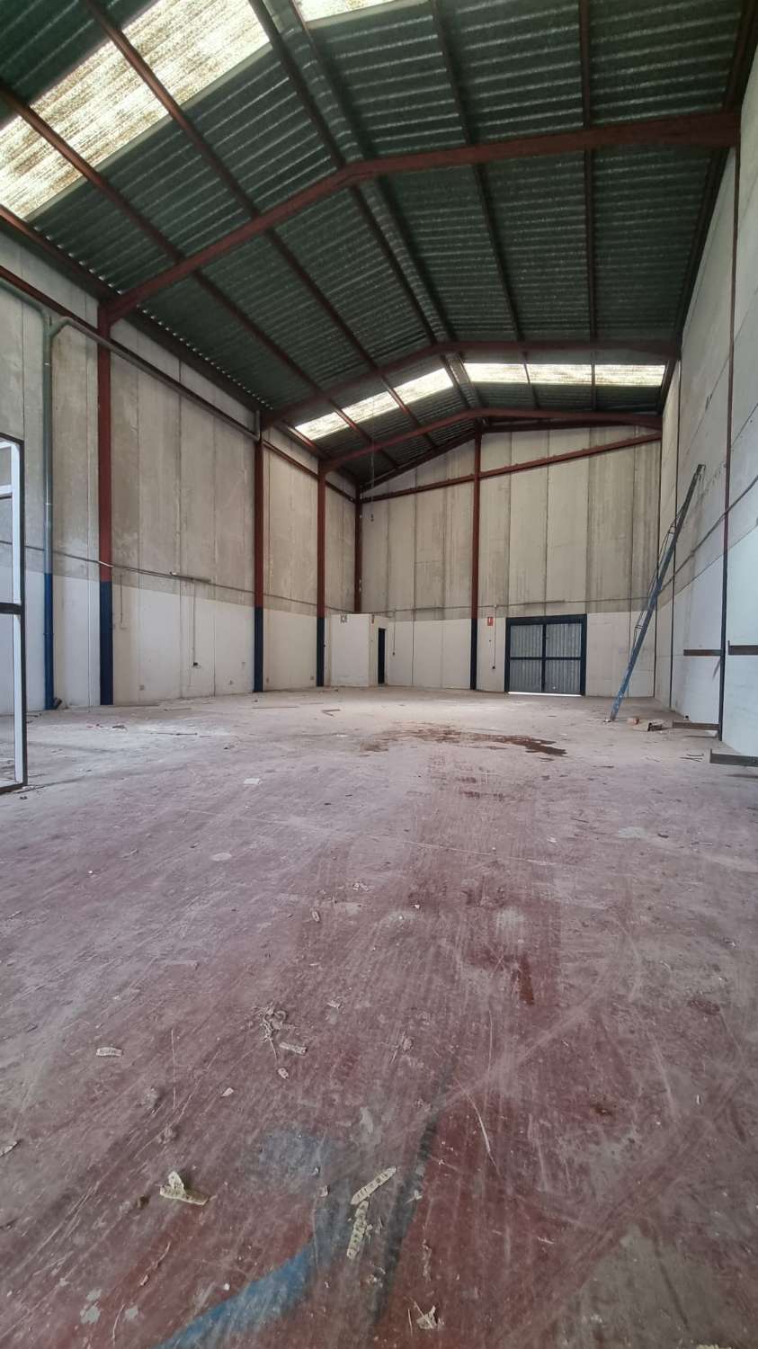 Nave industrial en venta en ubicación estratégica – Polígono de las Américas