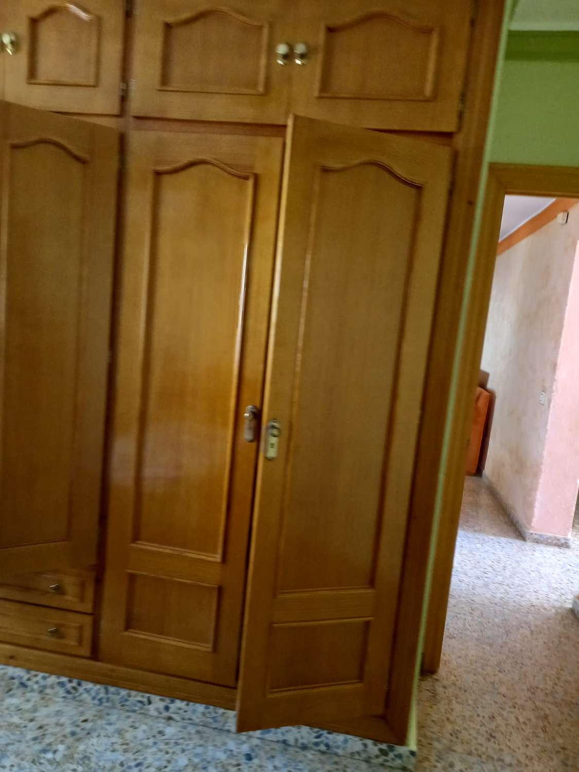 Casa en alquiler con amplios patios en zona tranquila de Alhaurín de la Torre