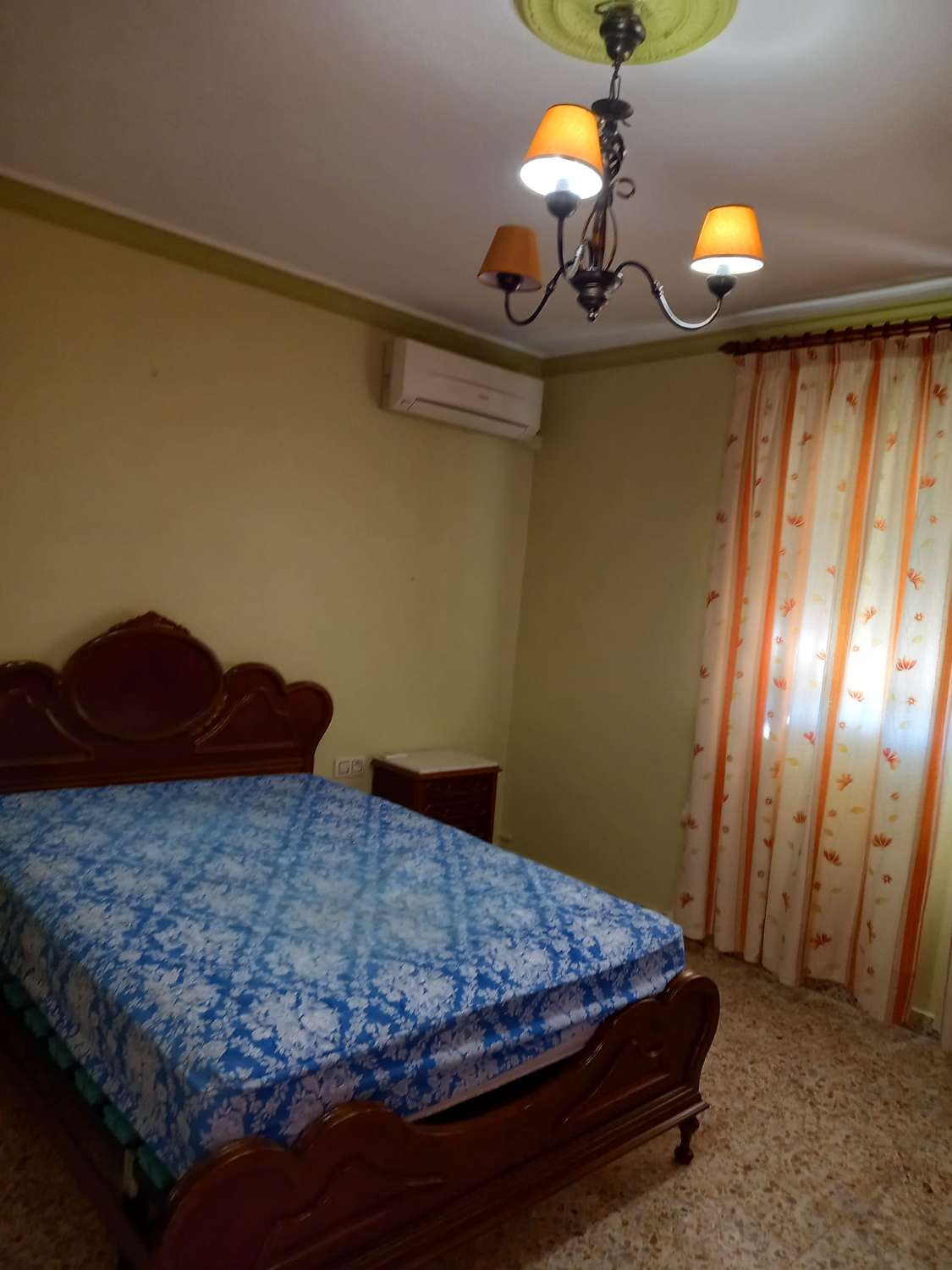 Casa en alquiler con amplios patios en zona tranquila de Alhaurín de la Torre