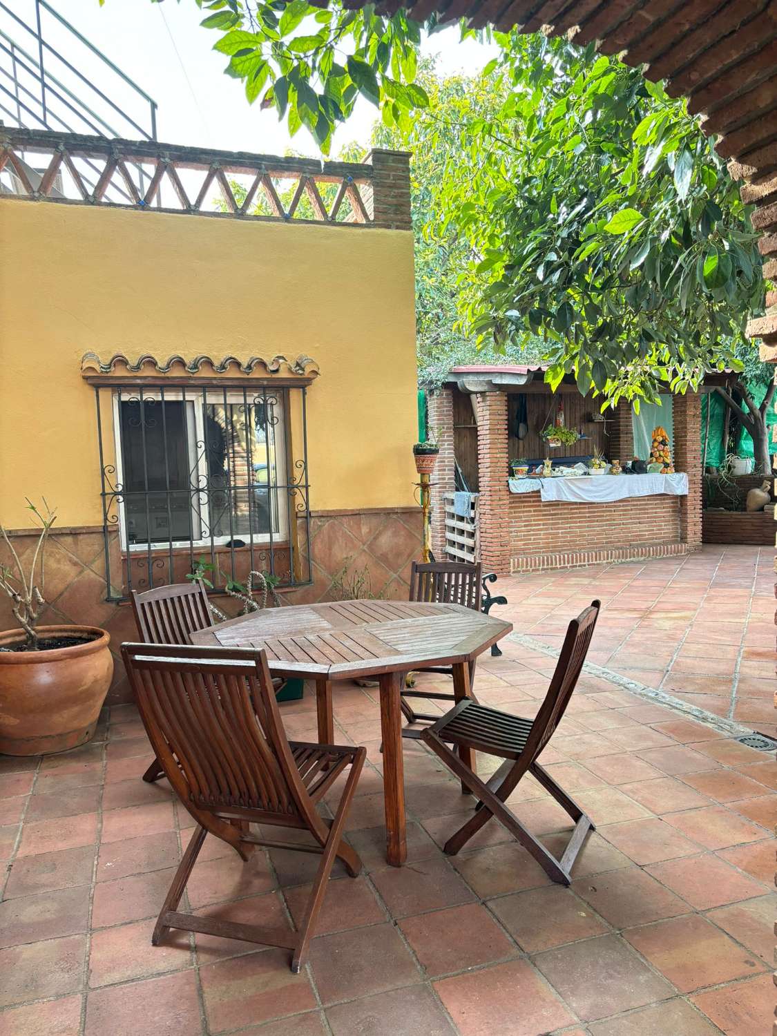 Finca con dos viviendas independientes, piscina con jacuzzi y vistas abiertas en Alhaurín el Grande