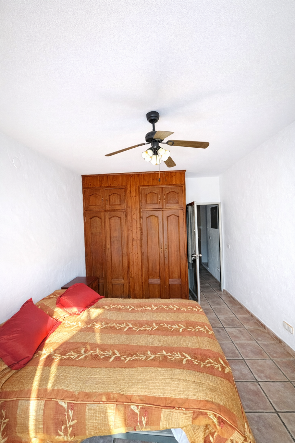 Finca con dos viviendas independientes, piscina con jacuzzi y vistas abiertas en Alhaurín el Grande