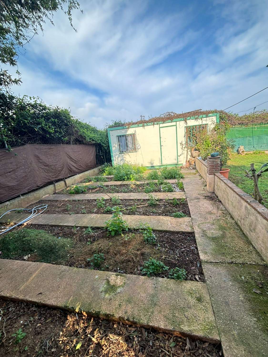Finca con dos viviendas independientes, piscina con jacuzzi y vistas abiertas en Alhaurín el Grande