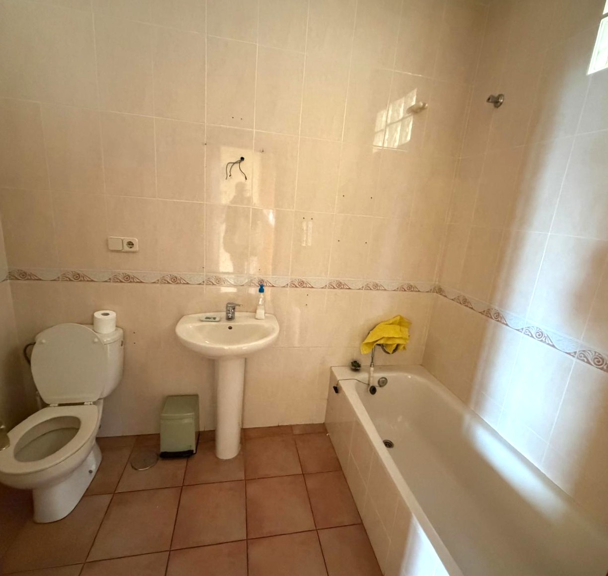 Amplio piso en alquiler para uso profesional en pleno Soho de Málaga