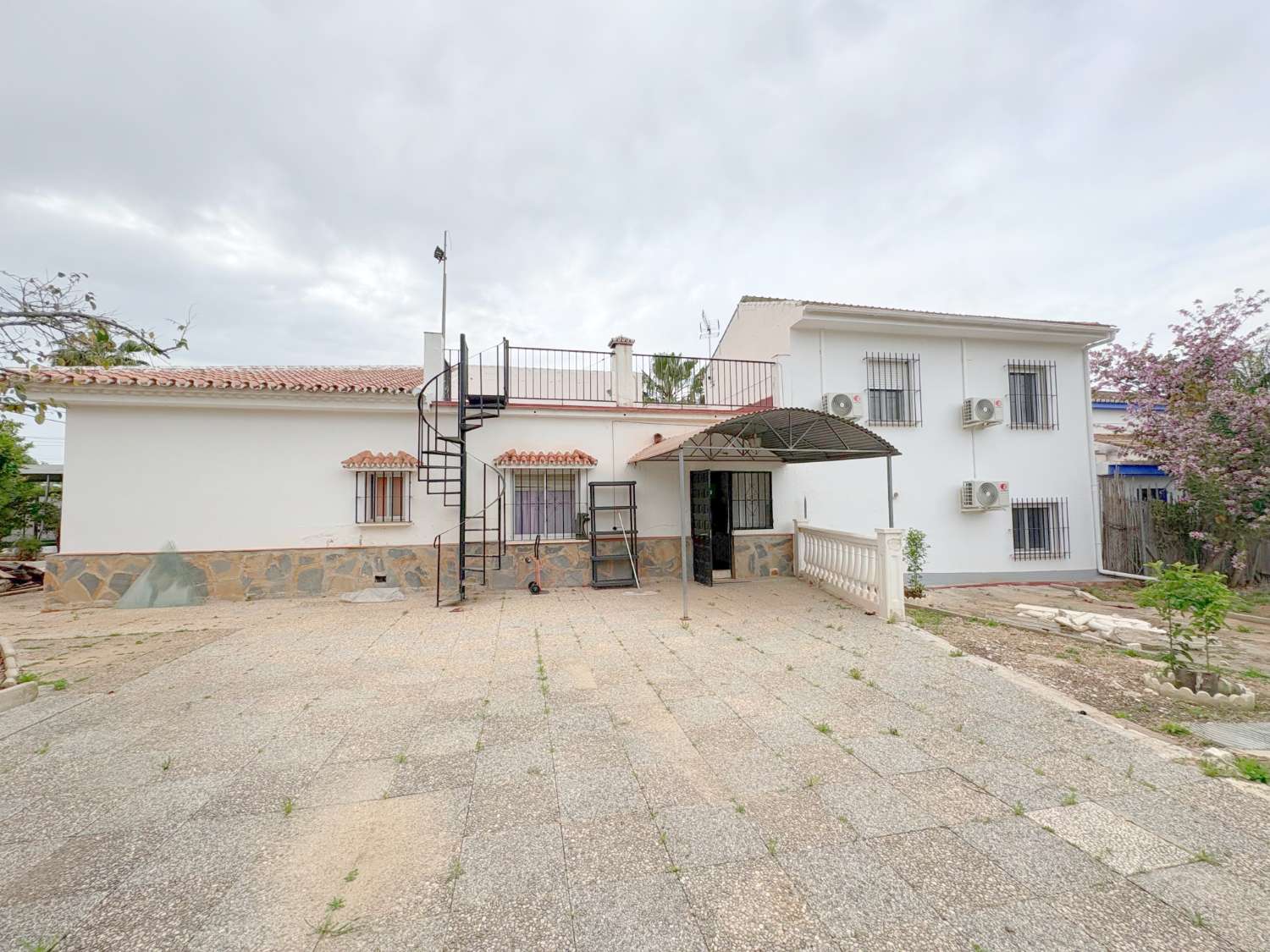 Rustic property with two independent houses in La Alquería.