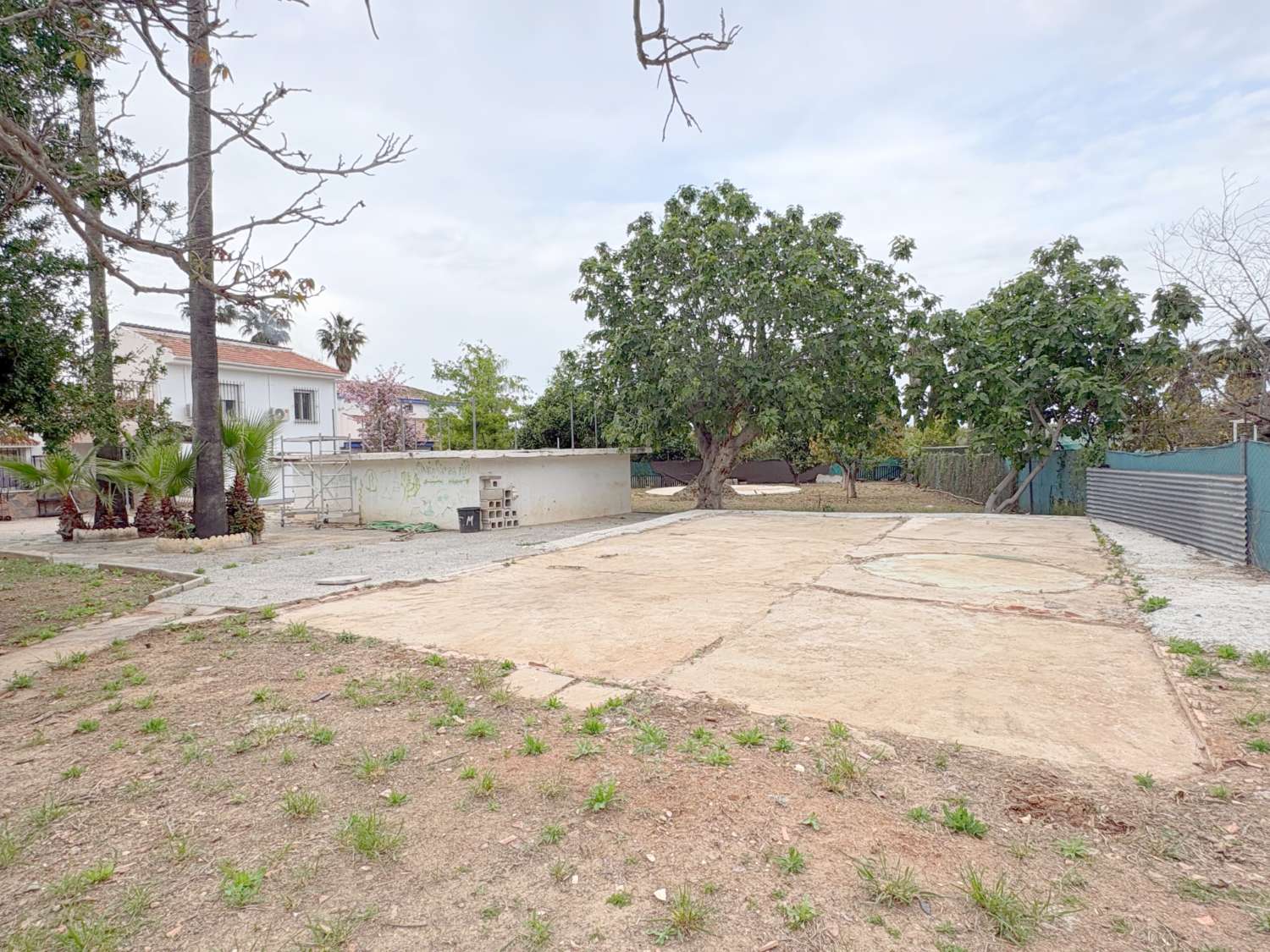 Rustic property with two independent houses in La Alquería.