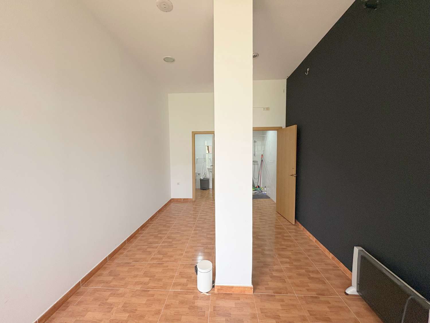 Local comercial de 80m2 en barriada de Torrealquería, en Alhaurin de la Torre