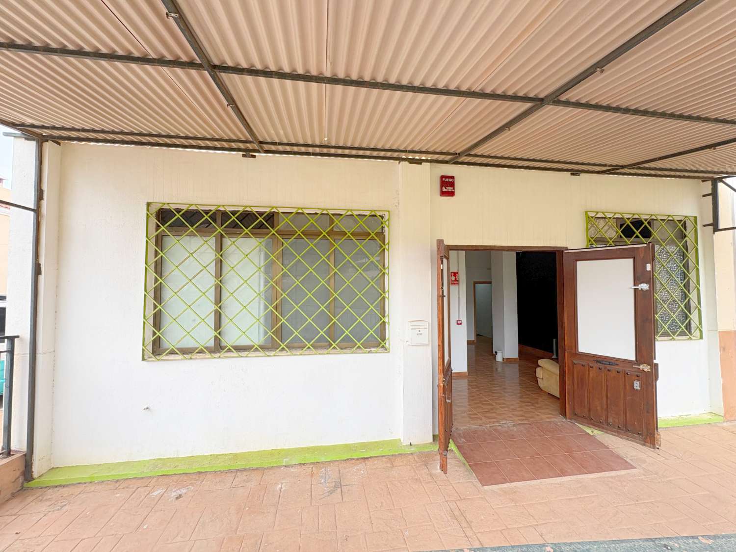 Local comercial de 80m2 en barriada de Torrealquería, en Alhaurin de la Torre
