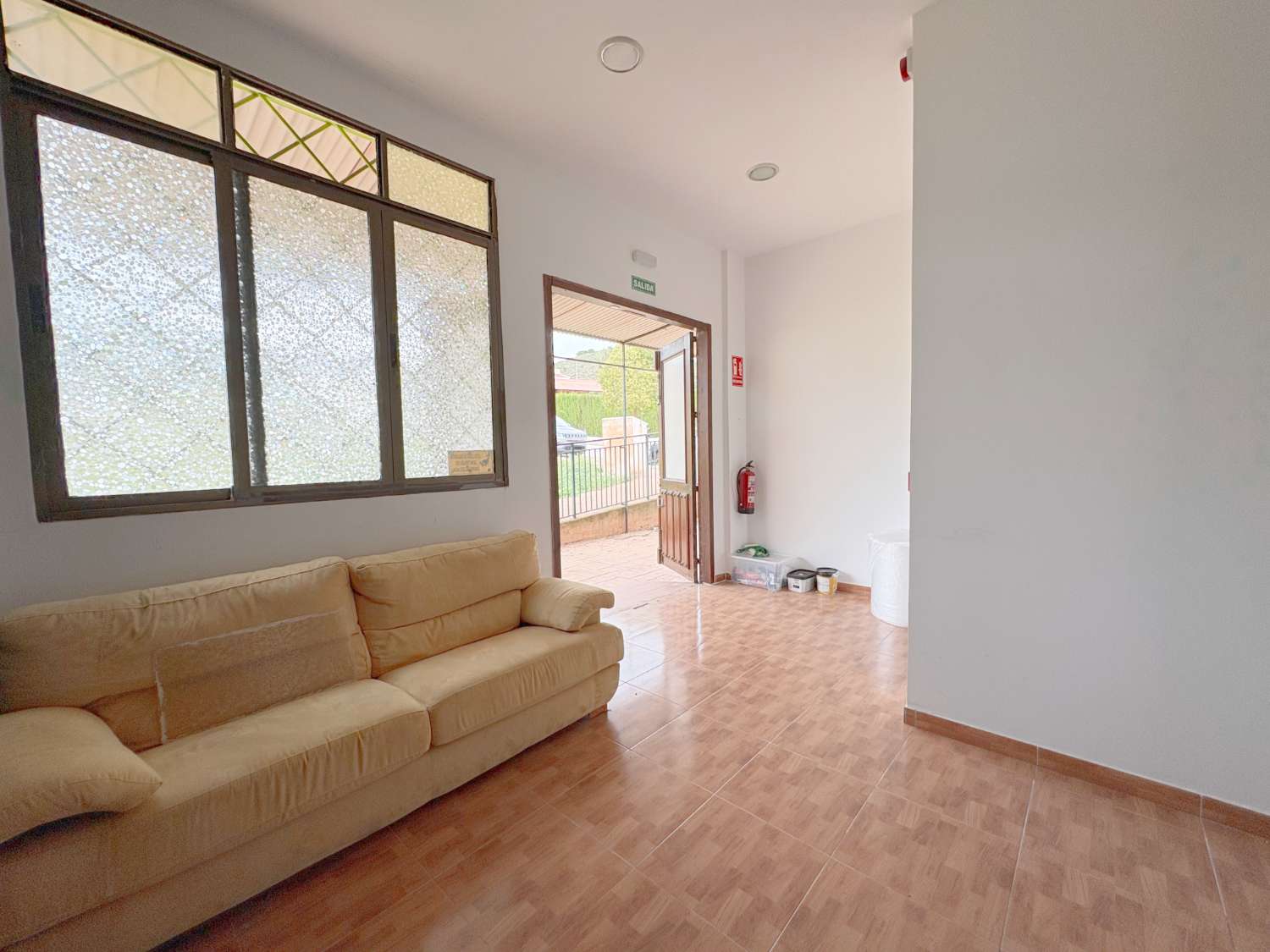 Local comercial de 80m2 en barriada de Torrealquería, en Alhaurin de la Torre