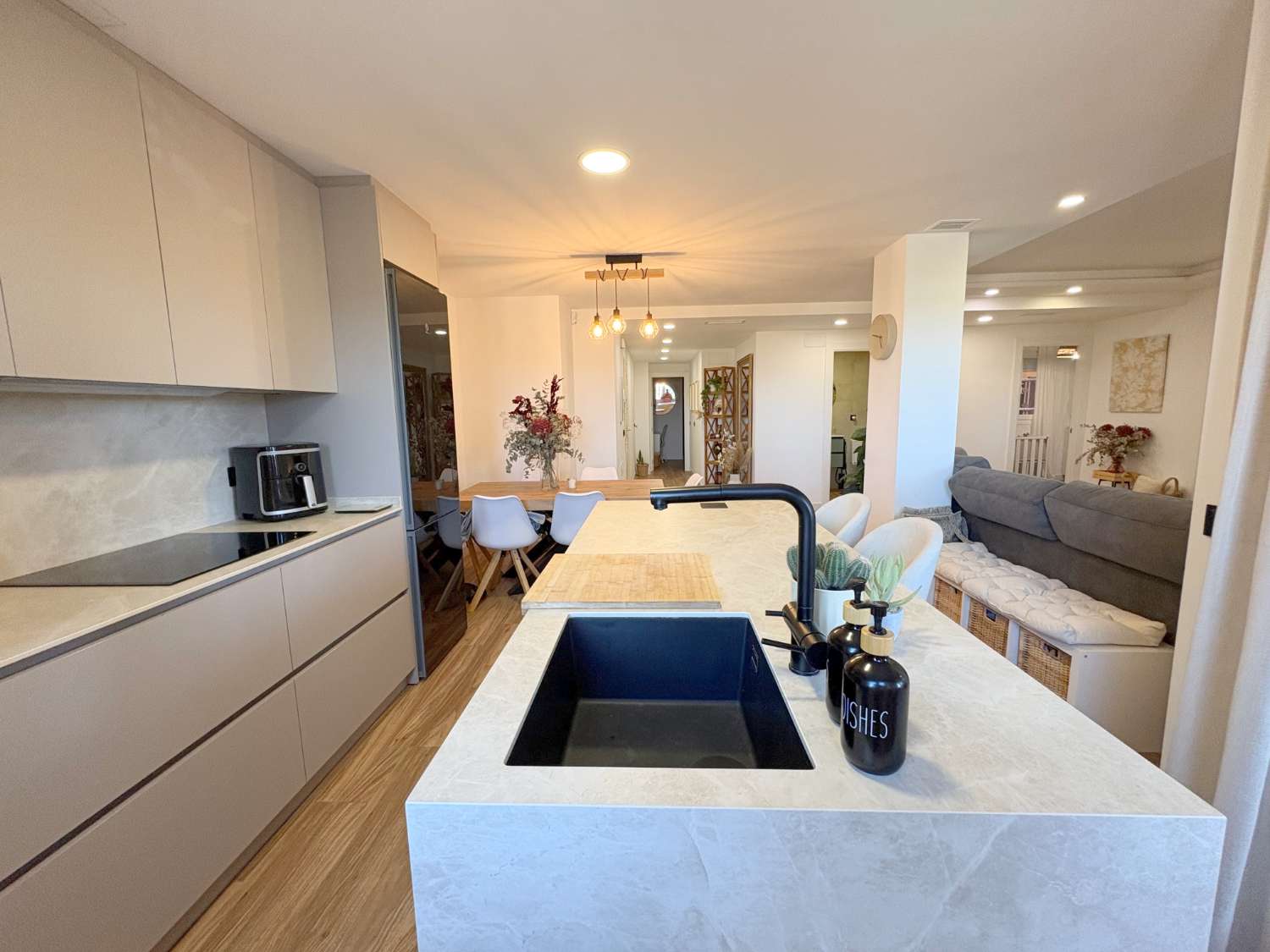 Vivienda de 3 habitaciones reformada con terraza y piscina en Alhaurín de la Torre