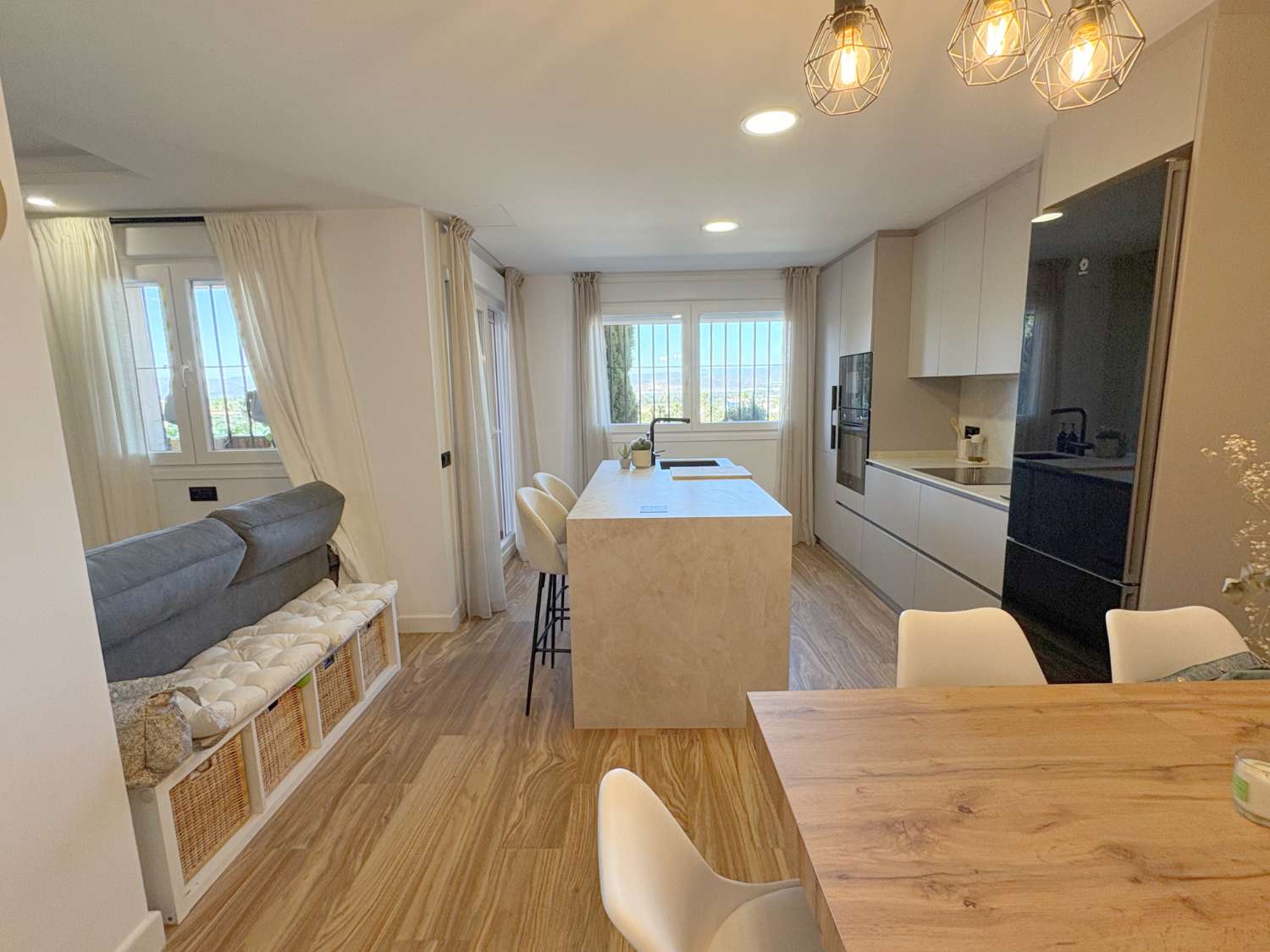 Vivienda de 3 habitaciones reformada con terraza y piscina en Alhaurín de la Torre