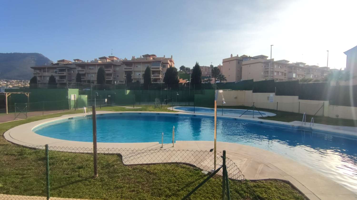 Vivienda de 3 habitaciones reformada con terraza y piscina en Alhaurín de la Torre
