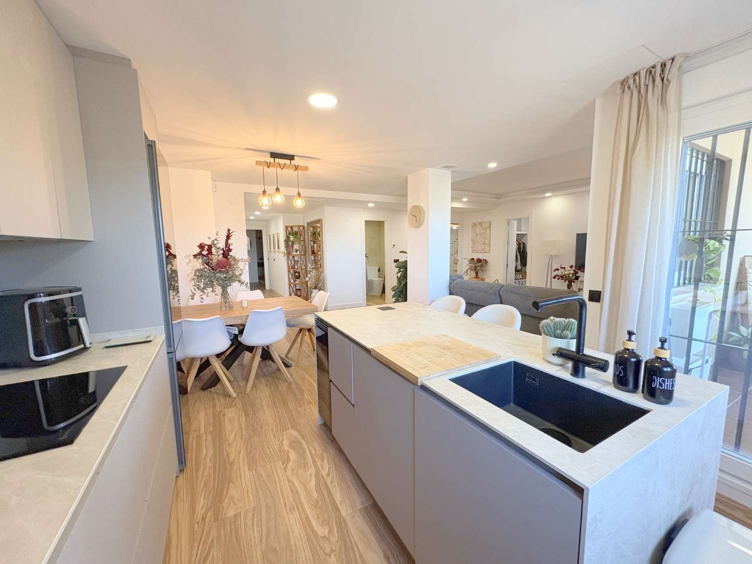 Vivienda de 3 habitaciones reformada con terraza y piscina en Alhaurín de la Torre