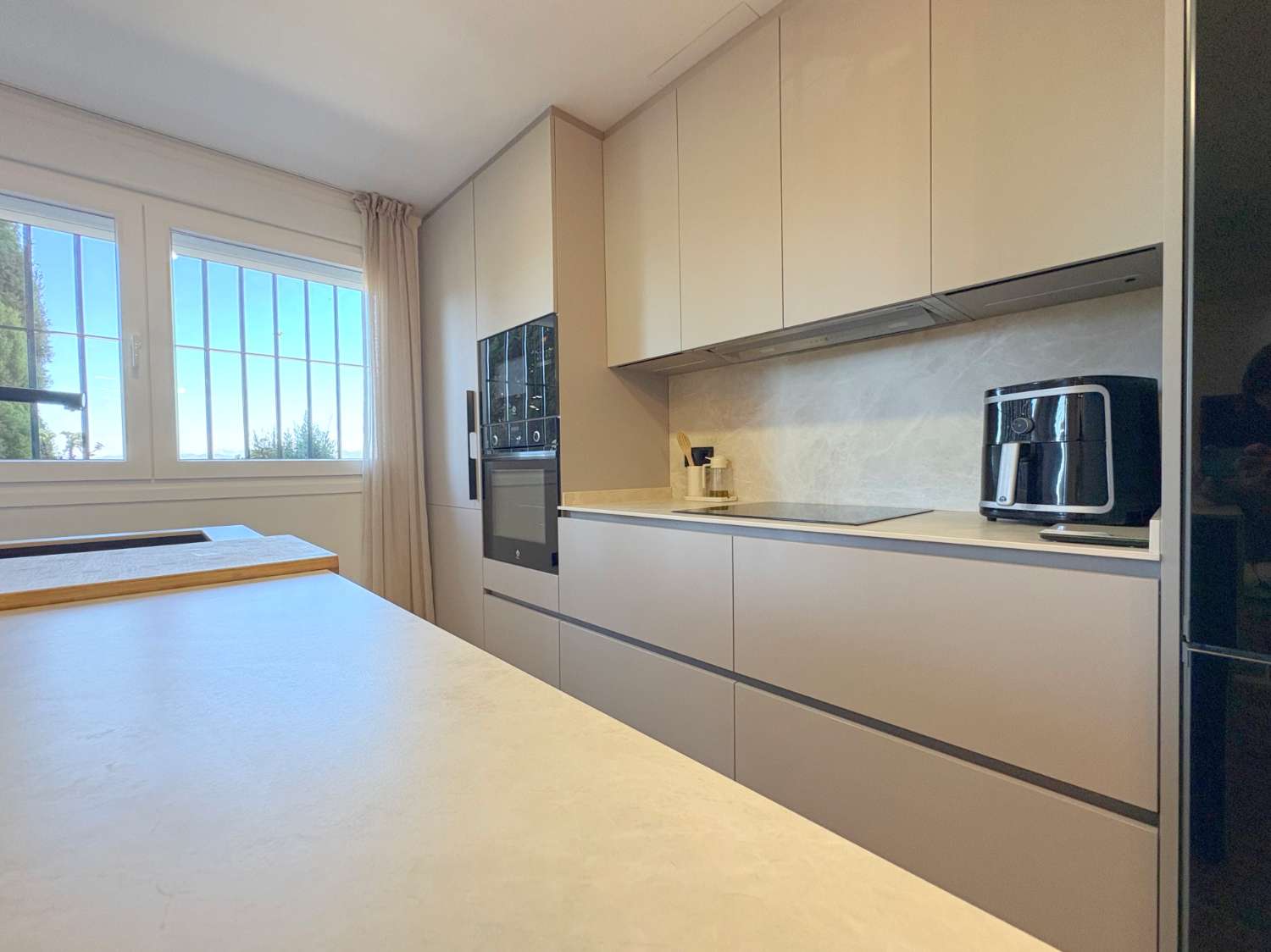 Vivienda de 3 habitaciones reformada con terraza y piscina en Alhaurín de la Torre