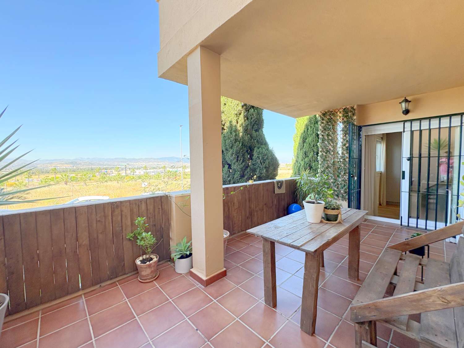 Vivienda de 3 habitaciones reformada con terraza y piscina en Alhaurín de la Torre