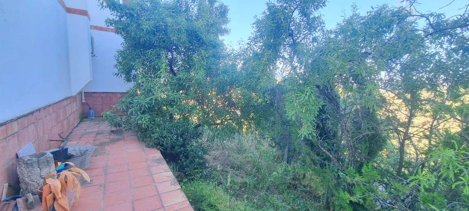 Espectacular finca rústica de 70.000 m² con vivienda de 284 m² y vistas 360º