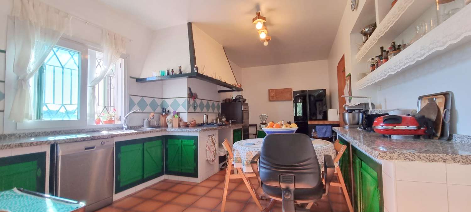 Espectacular finca rústica de 70.000 m² con vivienda de 284 m² y vistas 360º