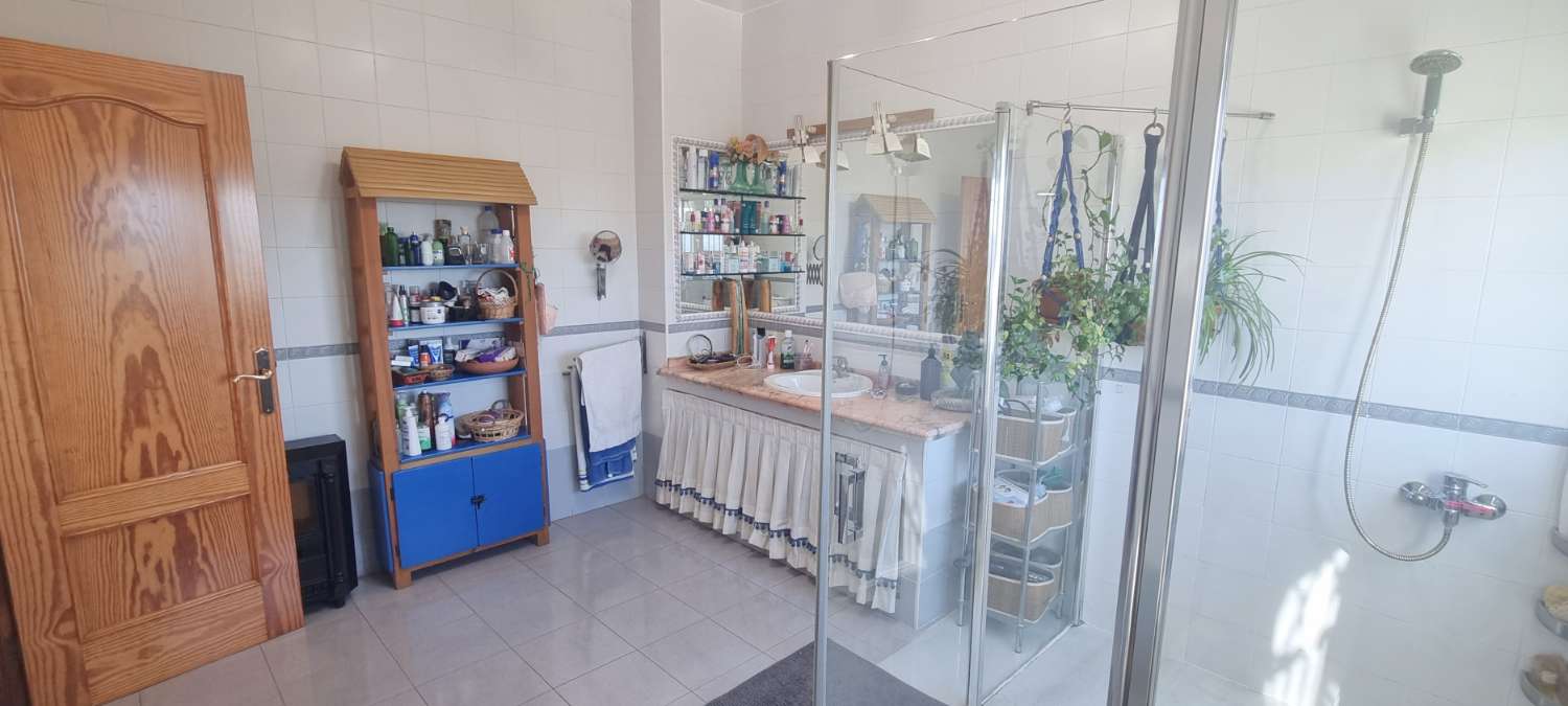 Espectacular finca rústica de 70.000 m² con vivienda de 284 m² y vistas 360º