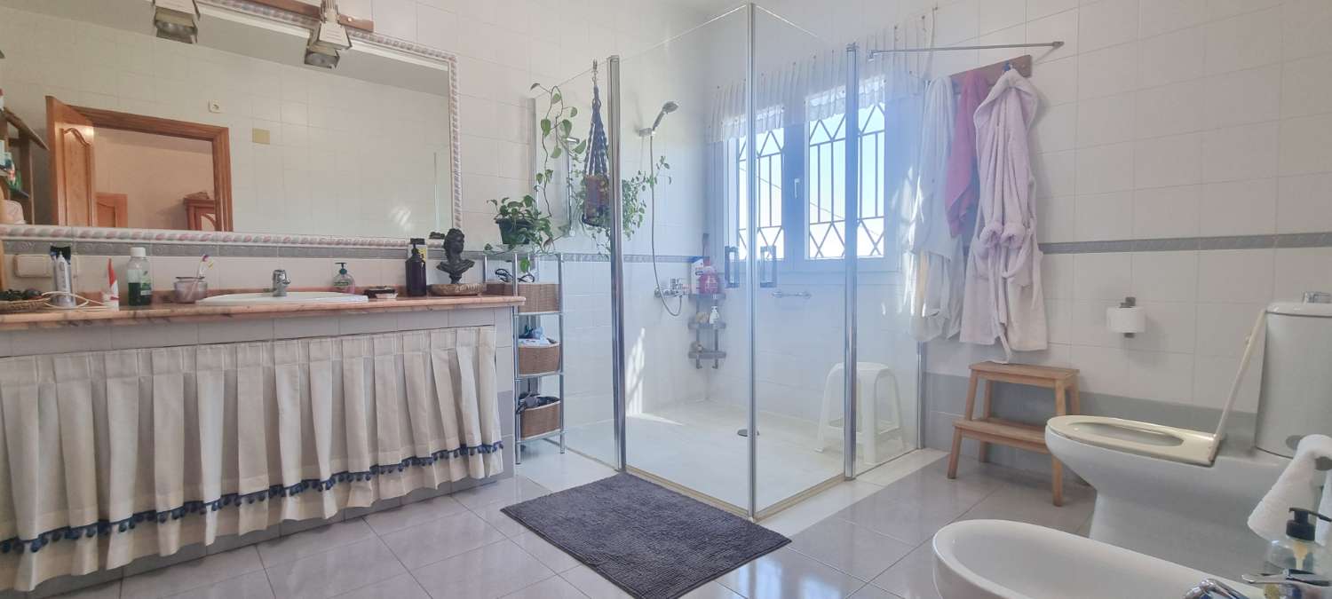 Espectacular finca rústica de 70.000 m² con vivienda de 284 m² y vistas 360º