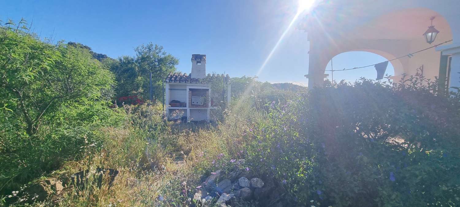 Espectacular finca rústica de 70.000 m² con vivienda de 284 m² y vistas 360º