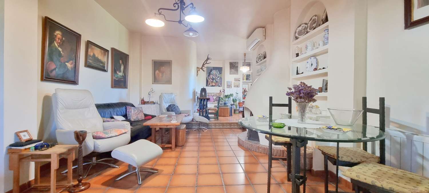 Espectacular finca rústica de 70.000 m² con vivienda de 284 m² y vistas 360º