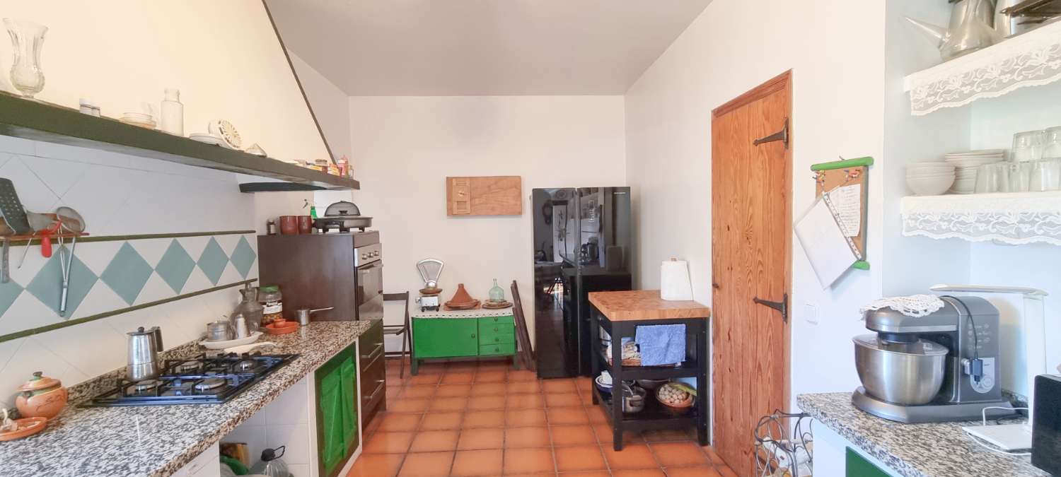 Espectacular finca rústica de 70.000 m² con vivienda de 284 m² y vistas 360º