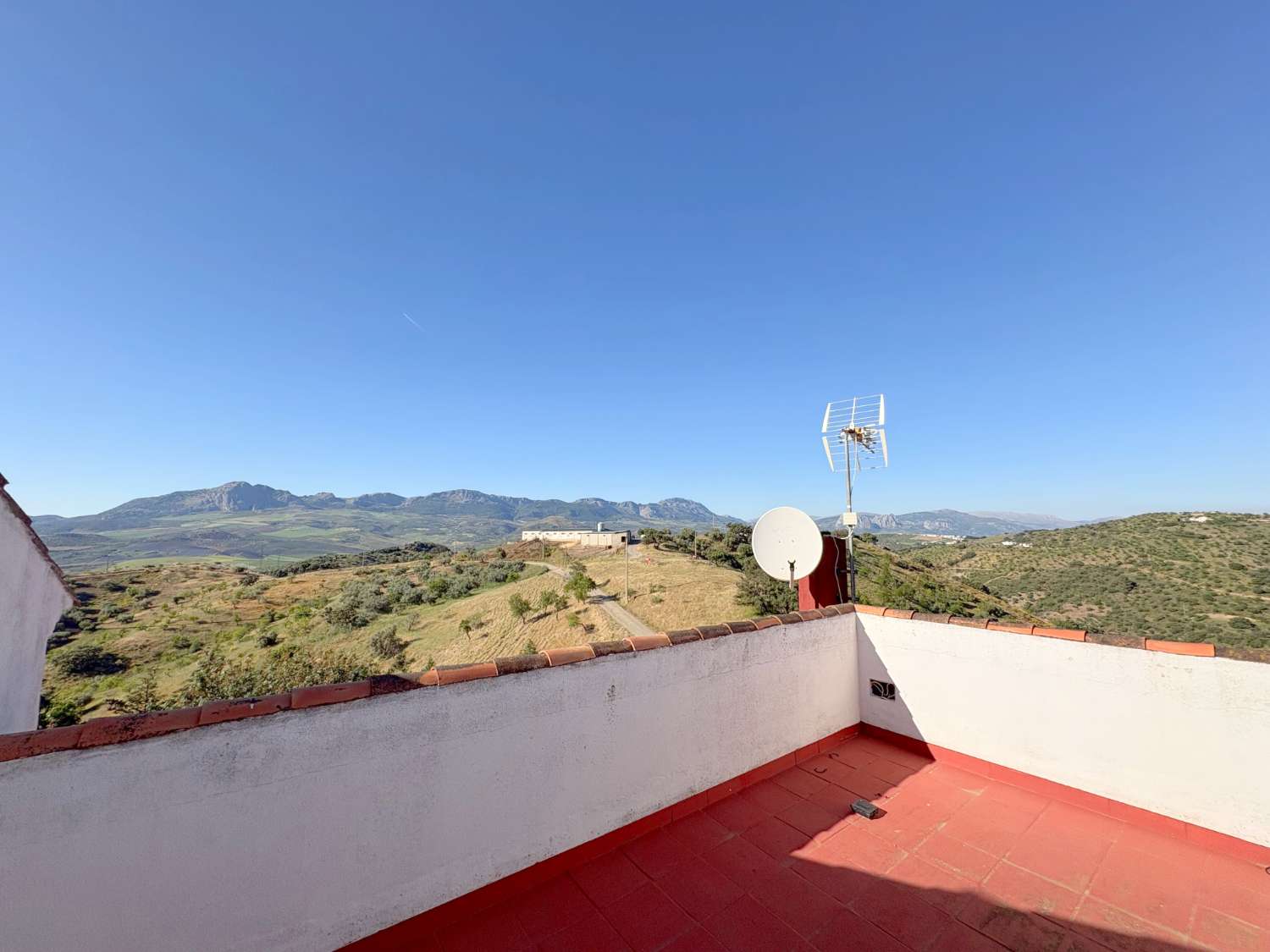 Espectacular finca rústica de 70.000 m² con vivienda de 284 m² y vistas 360º