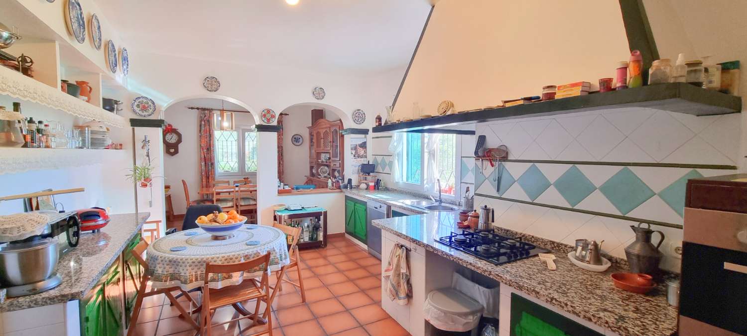 Espectacular finca rústica de 70.000 m² con vivienda de 284 m² y vistas 360º