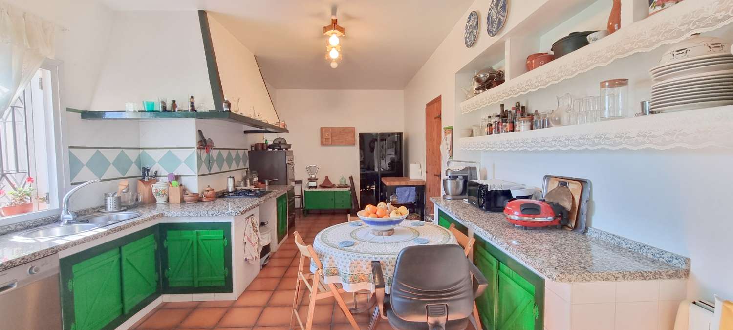 Espectacular finca rústica de 70.000 m² con vivienda de 284 m² y vistas 360º