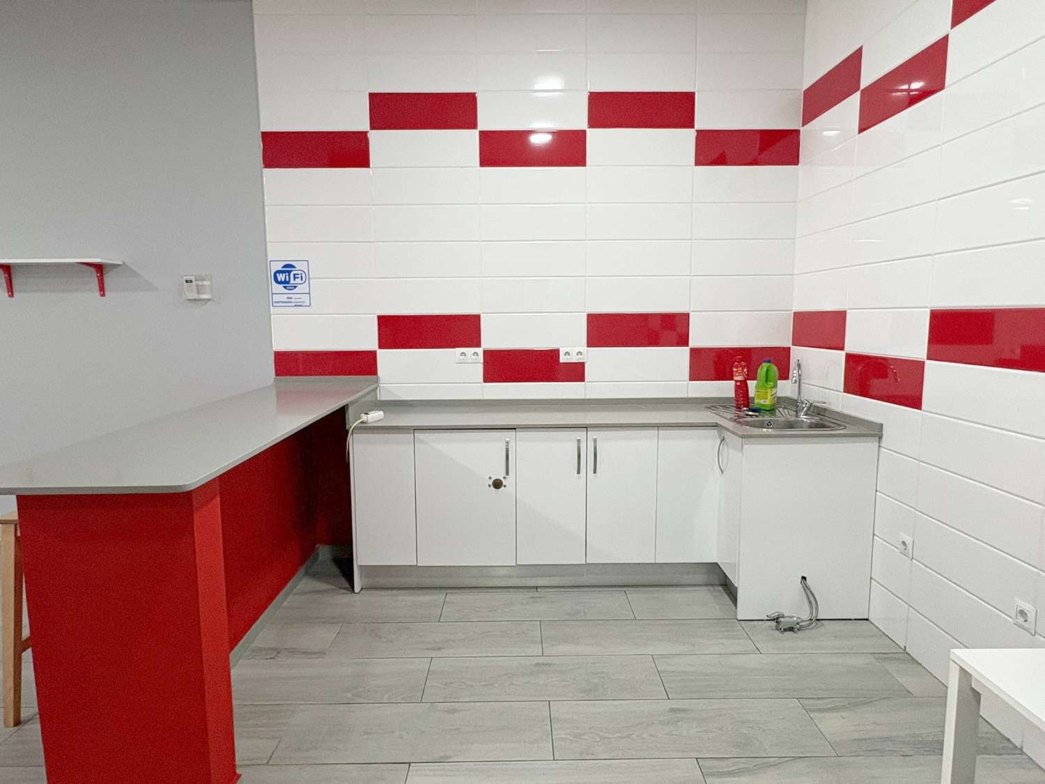 Fantástico local de 135m2 en alquiler