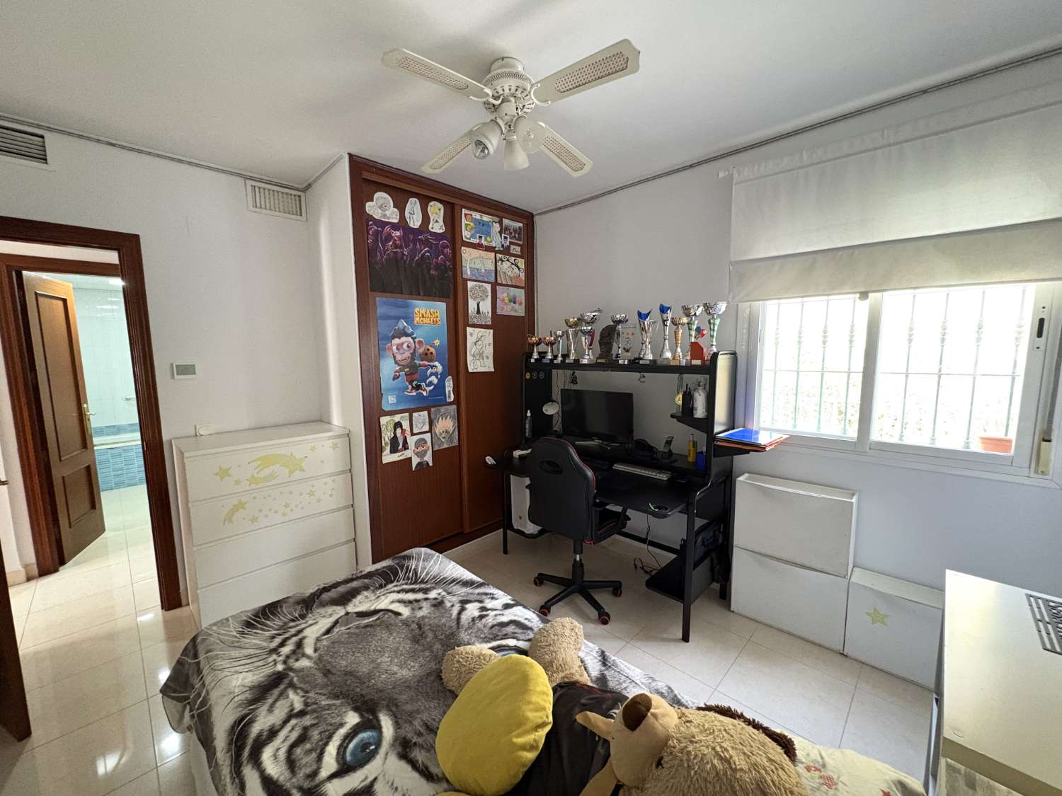 Chalet pareado en urbanización Atalaya