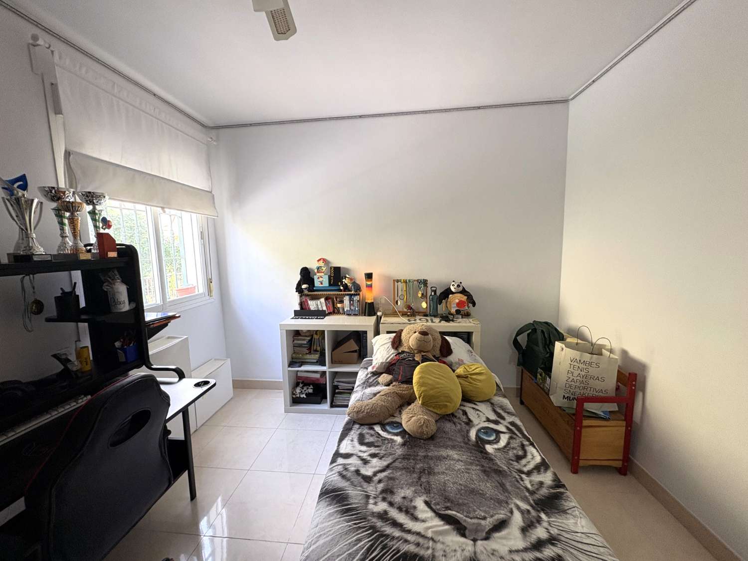 Chalet pareado en urbanización Atalaya