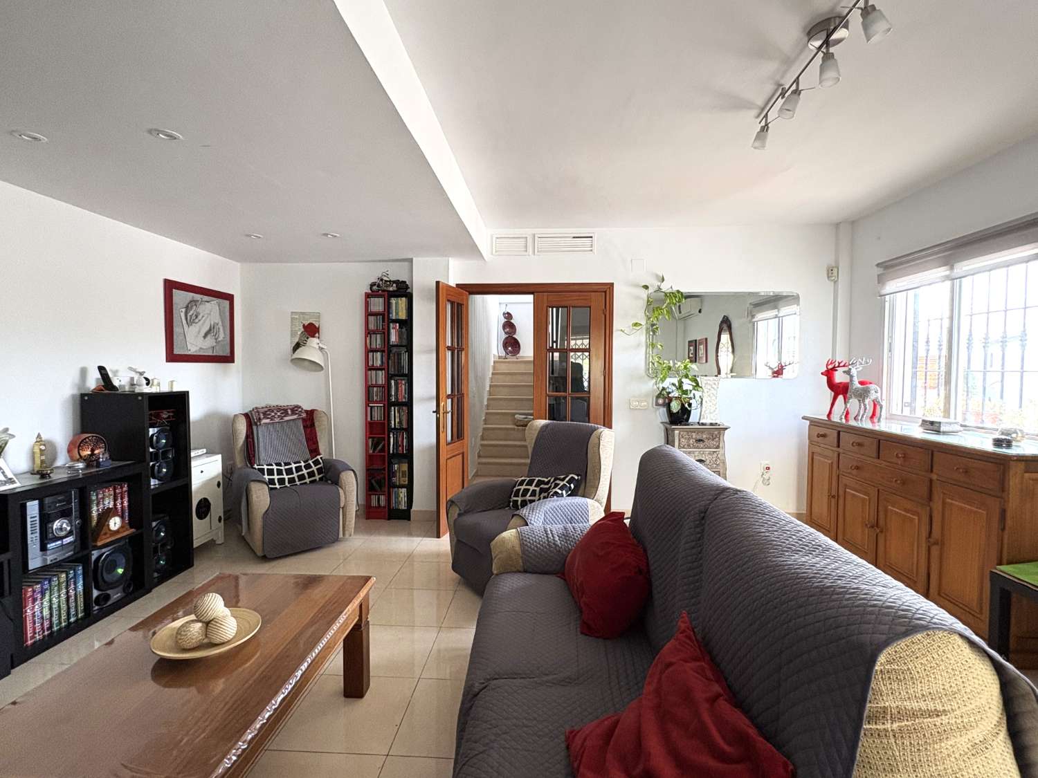 Chalet pareado en urbanización Atalaya