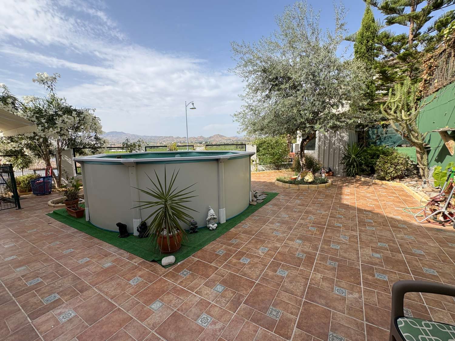 Chalet pareado en urbanización Atalaya