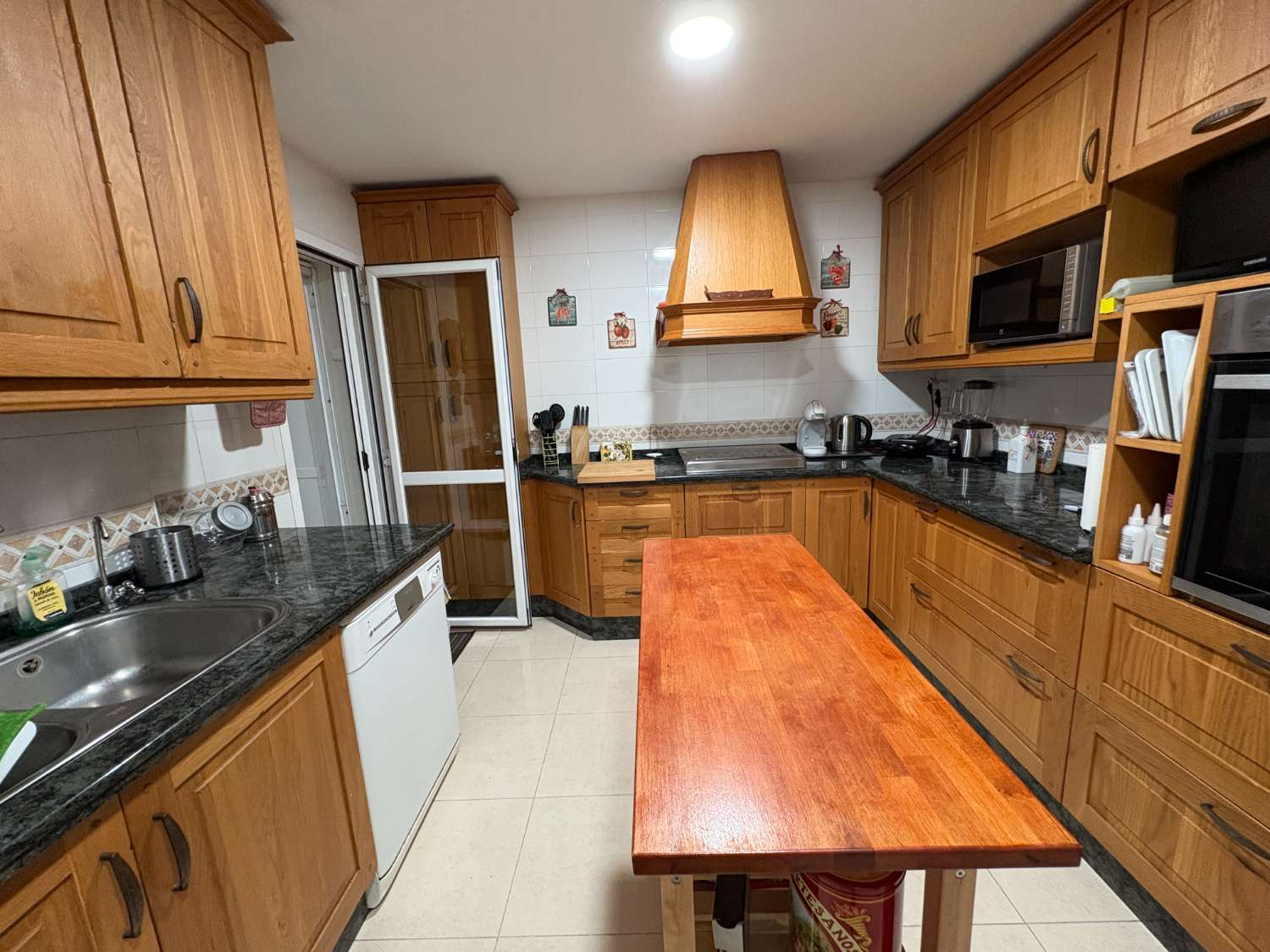 Chalet pareado en urbanización Atalaya