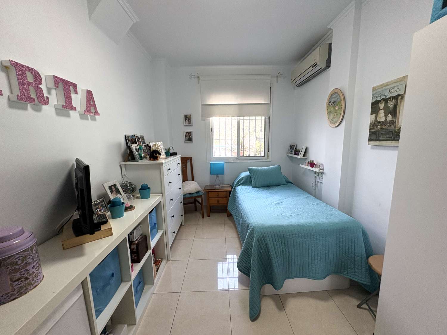Chalet pareado en urbanización Atalaya